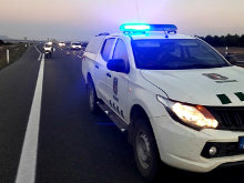 Agentes salvan a una persona