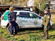Los Agentes de Medio Ambiente cuidan a personas que viven aisladas en el campo